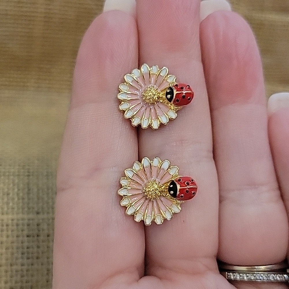 LADYBUG DAISY BLOSSOM EARRINGS - Picture 4 of 5